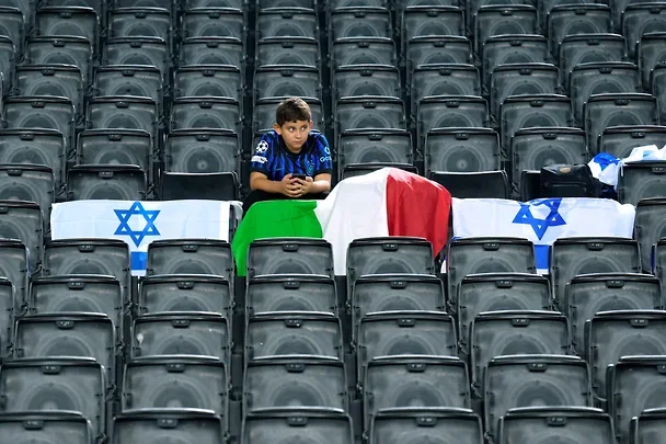 İngiliz Başbakanı, İsrailli taraftarların kamu güvenliği pahasına bir Avrupa Ligi maçına alınmaması kararını kınadı.