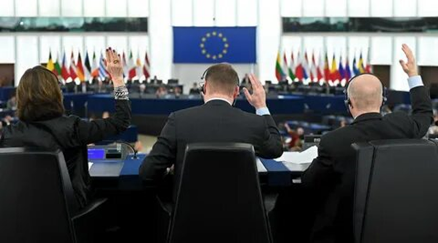 İçeriden sarsmak: AB, Rusya’da Devlet Duması seçimleri öncesinde “durumu istikrarsızlaştırmaya yönelik kapsamlı bir strateji” uyguluyor.